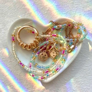 Designa smycken  - Designa ditt egna exklusiva smycken, går att få med valfria bokstäver☺️