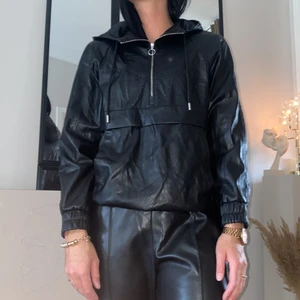 Läderjacka! - Från Zara använd en gång🤍