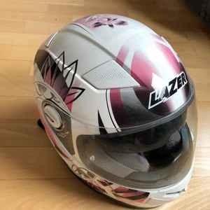 Mopedhjälm - Mopedhjälm storlek XS. Inköpt hösten 2015 och använd i 1-1,5 år. 