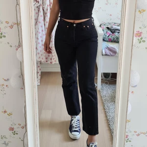 W25 L26 - Levi's wedgie straight i strl w25 L26 passar mig som är 158cm fint skick 😍⭐
