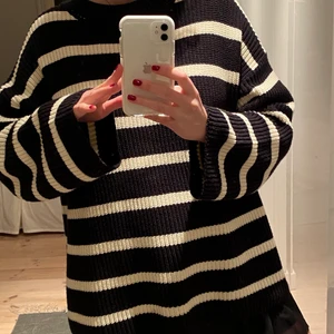 Randig tröja - Randig tröja från hm, superfin och i mycket bra skick! Bud på: 85