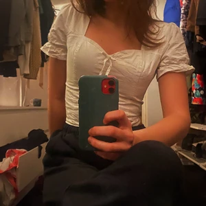 Korsett-liknande topp - Köpt 2020 på na-kd! Strl 38 men jag skulle säga att den passar bättre på en 36a☺️