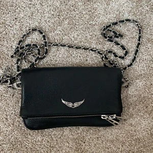 Zadig väska - Säljer min fina zadig väska i nyskick ❣️ det är den lilla modellen, buda❣️❣️