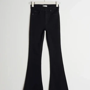 natasha petite bootcut jeans - hej, säljer dessa snygga jeans från Gina Tricot i storlek XS för 200kr de är knappt använda för att de var för små . 