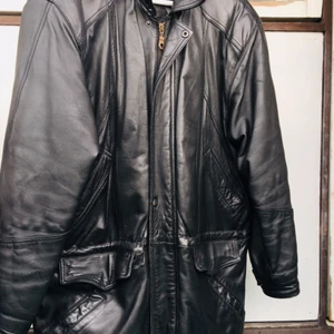 Skinnjacka - Vintage skinnjacka säljes. Storlek 48, motsvarar ca L/XL