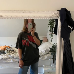 Niketröja - Vintage t-shirt från Nike som inte kommer till användning längre, skönt och luftigt material🥰 Säg till för fler bilder💕
