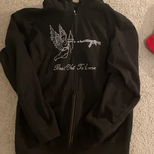 Bestyettocome tröja - Skit snygg best yet to come tröja. Storlek M passar oversized på mig som är S🥰 buda privat eller i kommentarerna❤️