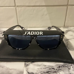 J’ADIOR solglasögon  - Fint skick! Skickas helst med spårbart 66kr 