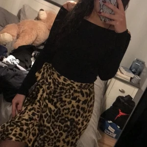 Tröja/body - Svart långärmad body 