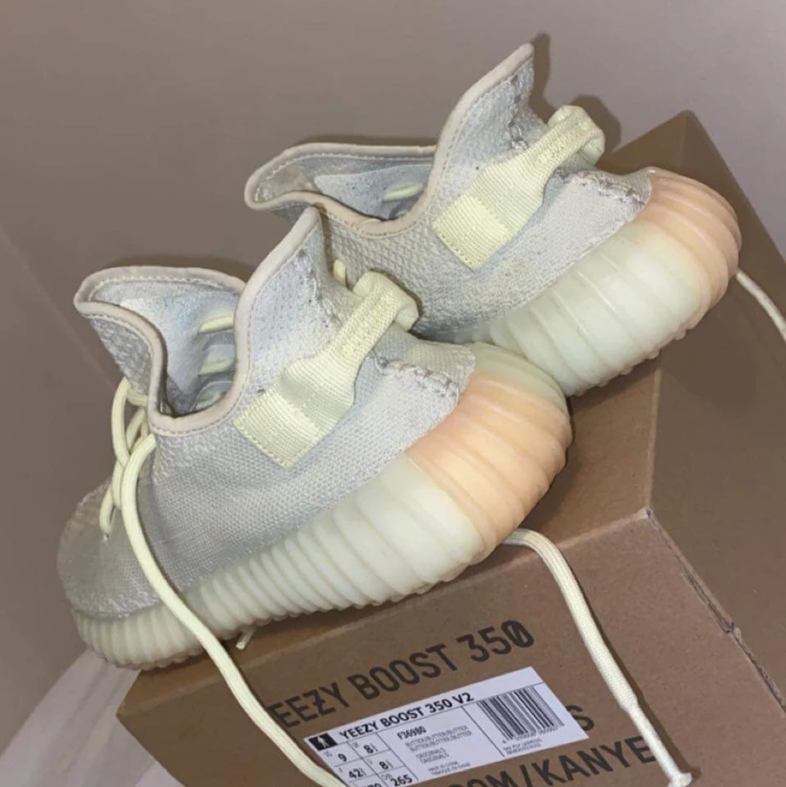 Yeezy 350 butter  - 90