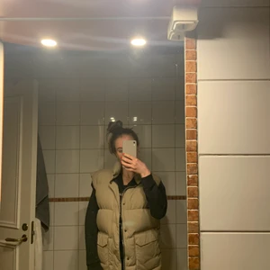 Everest  - Super fin väst! Oanvänd och är i nyskick!