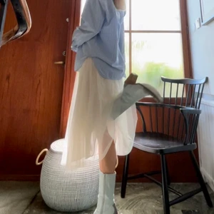 Underbar tyllkjol 💜 - Säljer min helt fantastiska tyllkjol från &other stories 💓