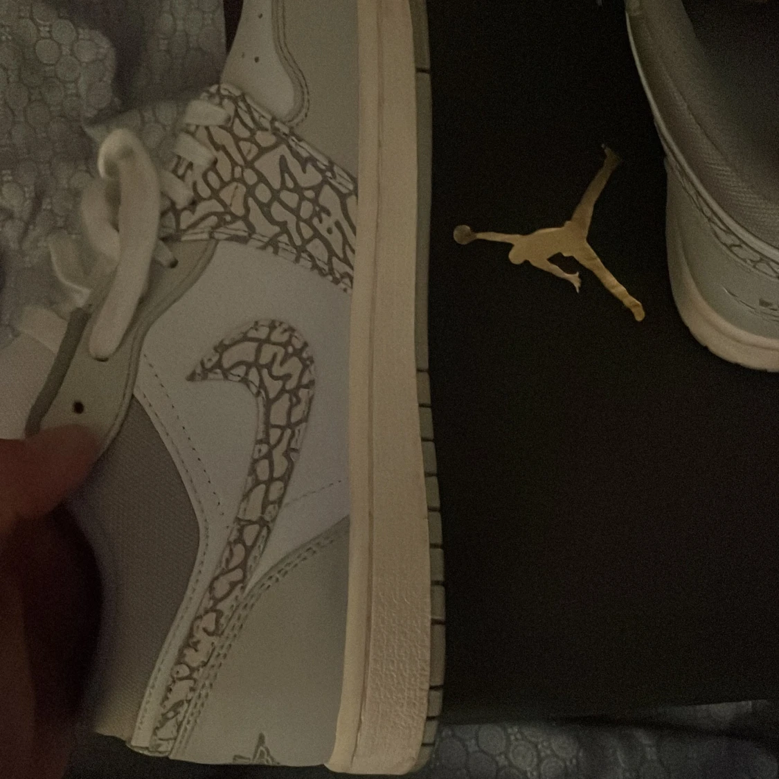 Helt nya Jordan 1 elephant  - 91