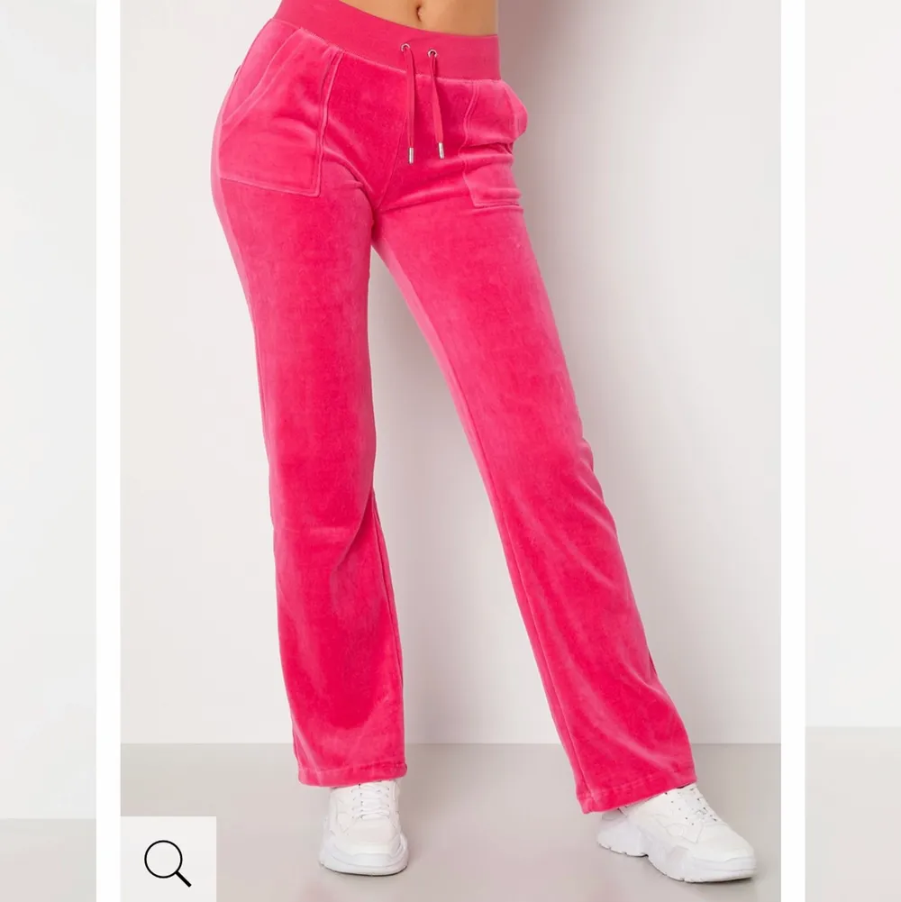 Nästan helt oanvända skitfina juicybyxor i nytt skick❤️. Jeans & Byxor.