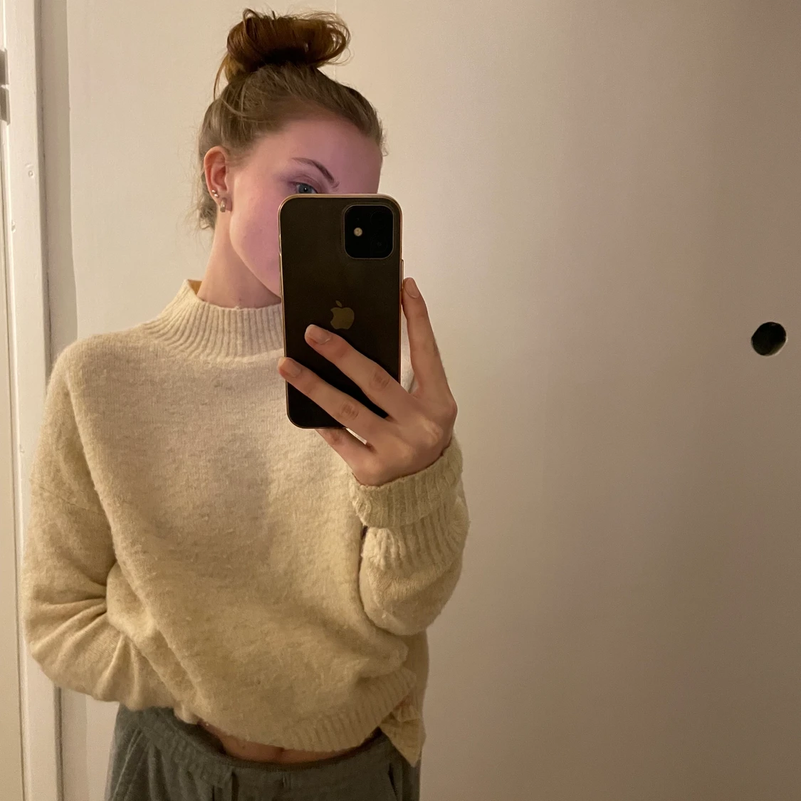 Beige stickad tröja