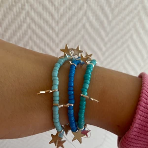 Blå armband  - Säljer dessa egengjorda armband, alla 3 för 30kr och gratis frakt 💓