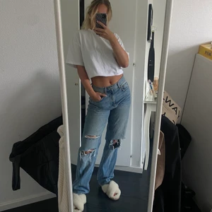 premium denim jeans från ginatricot - Ett par jeans från ginatricot i storlek 36. Jag är 164 cm lång och dem är perfekt längd. Så himla snygga och jag har dem som lågmidjade. Köpta för 699kr, säljer för 249+frakt