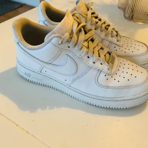 Nike air fors one  - Lite andvända 