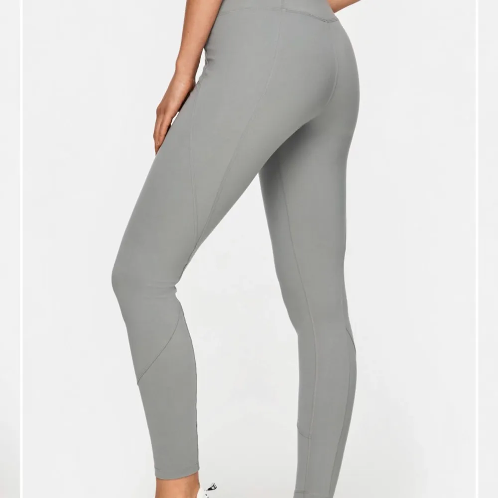 Stronger leggings i nyskick! Nypris 699 använda och tvättade en gång. Jeans & Byxor.