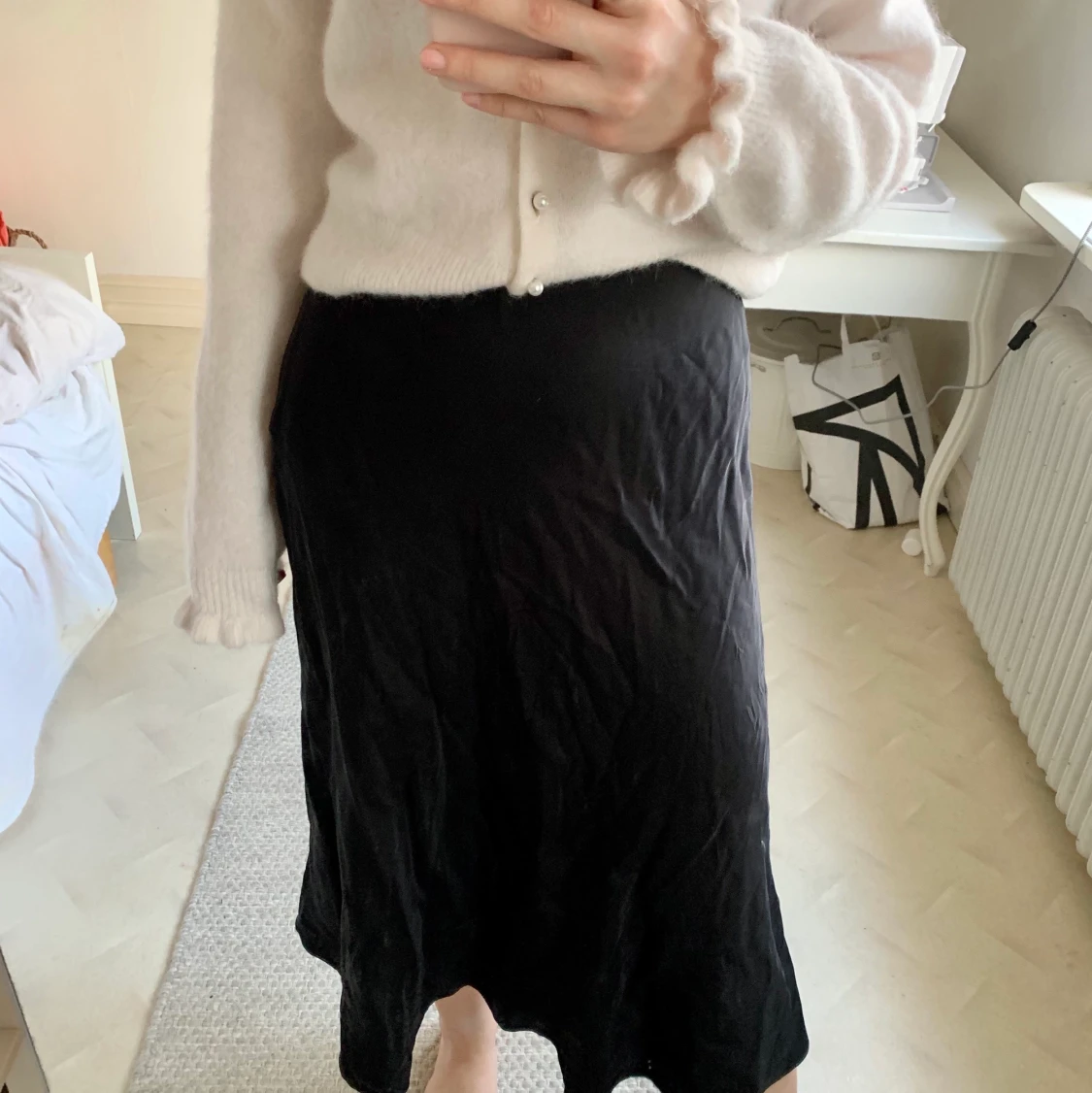 Så snygg satinkjol från Wera, strl 38 - 90