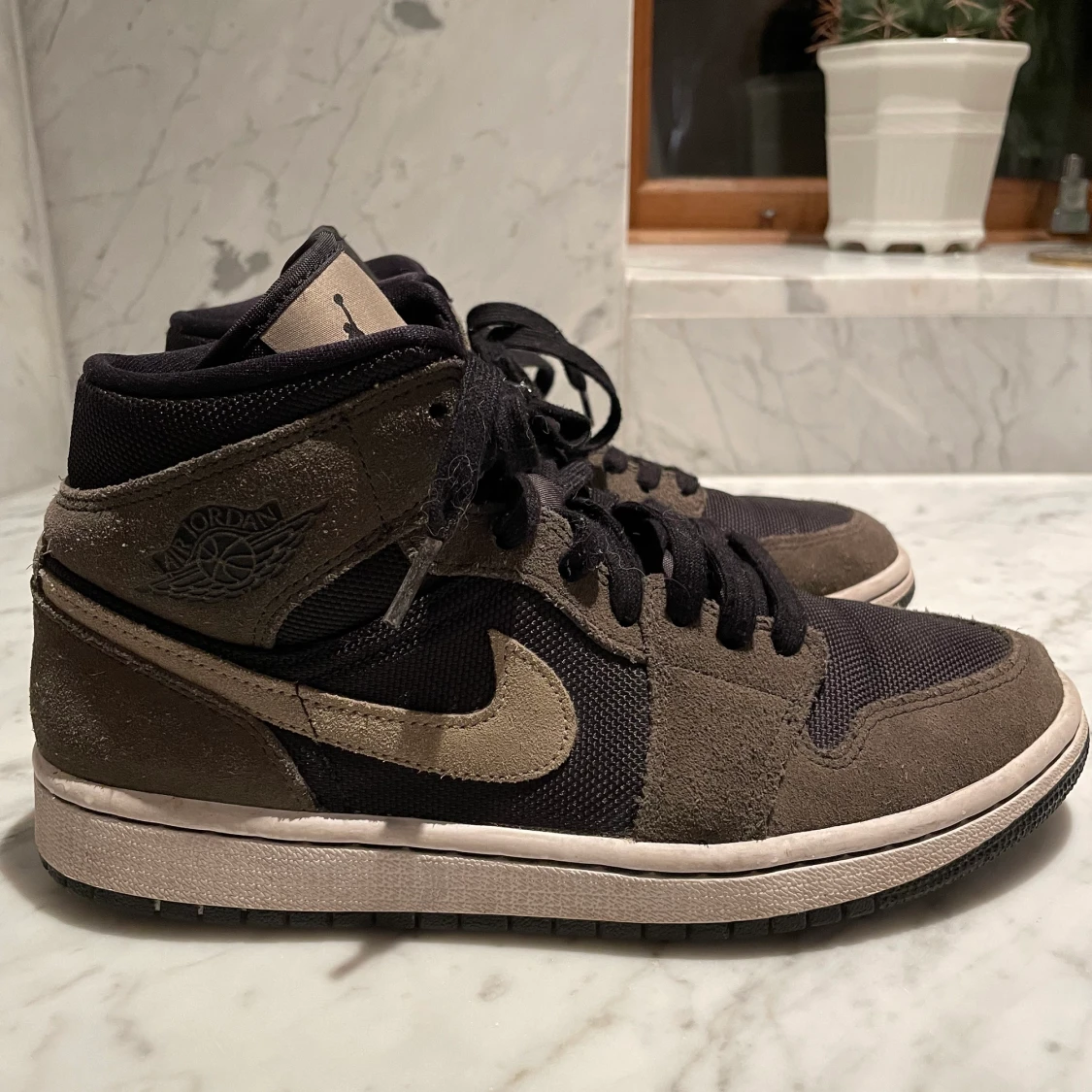 Nike Jordens Mocka Gröna storlek 40