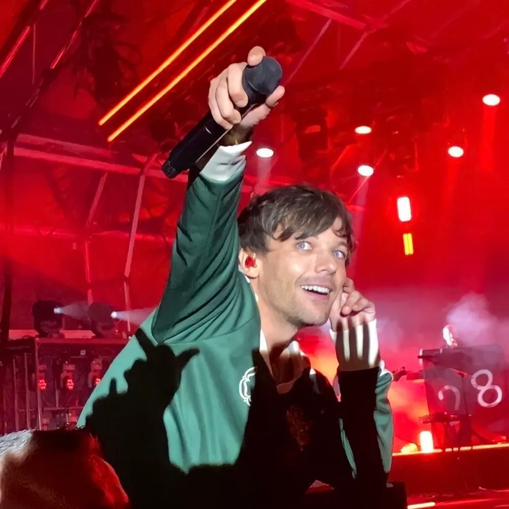 I’m searching for tickets to Louis Tomlinsons concert in either Stockholm, Copenhagen or Oslo. (Helst Stockholm) Don’t mind contacting me if you have one. Or two. Or three. 🎟 . Övrigt.