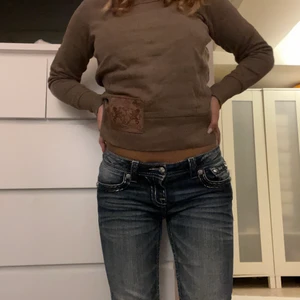 Tiger of sweden tröja  - Ett tiger of Sweden tröja som tyvärr inte används längre men den har inga defekter! Väldigt skön och den är rätt så ”tjock”. Köpare står för frakten, kan mötas i Sthlm också💕