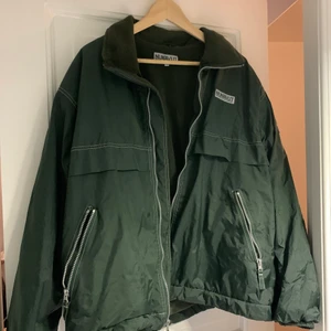 Sportig jacka - Mörkgrön snygg jacka! 