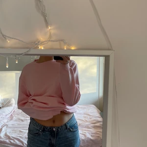 Sweatshirt  - Sweatshirt i nyskick💖