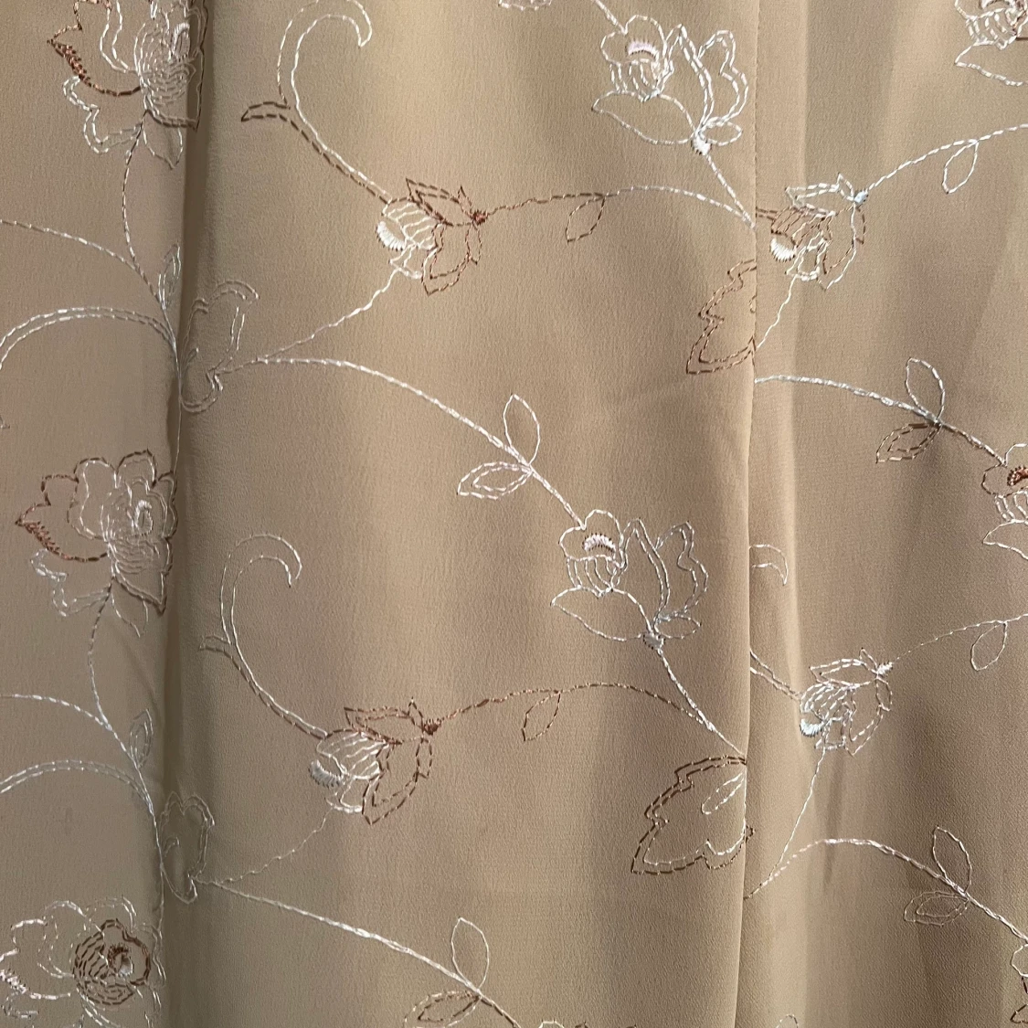 Beig blommiga byxor 🤎 - 90