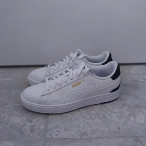 Puma sneakers (serve pro) - Endast använda en gång, supersköna och stilrena men säljer då de ej kom till användning💕