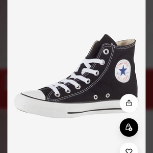 Converse  - Storlek 38, använda 2 gånger. Frakt tillkommer och står ej för postens strul☺️