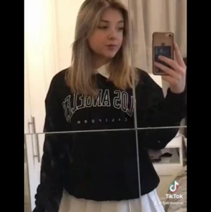 Sweatshirt  - Storlek xs  men passar s också. Nyskick. Lånad bild 