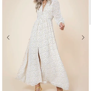 Adoore klänning Napoli dress  - Helt ny oanvänd klänning från Adoore. Med prislappar och tags kvar.  Storlek 36 / SMALL. 