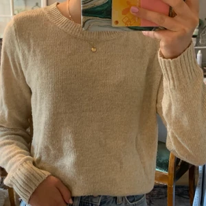 Tjock tröja  - Super skön tröja som Är köpt på hm, storlek s, pris 20kr + frakt! 