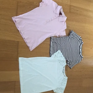 T-shirts  - Tre olika t-shirts i rosa, vitt och randigt. Inte använda mycket💞 20kr st eller alla för 50kr