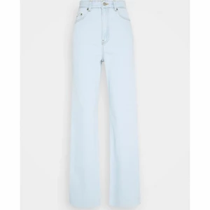 Jeans - Säljer dessa Dr. Denim jeans, köpta för 600kr och är endast använda några få gånger❤️❤️