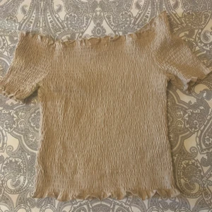 Söt topp - Söt topp från HM storlek M, passar dock XS-M då den är såpass formbar i materialet.