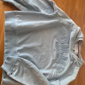 Tommy Hilfiger tröja strl 152  - Tröjan använd endast några gånger som ny
