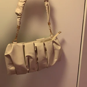 Väska - En helt oanvänd väska 