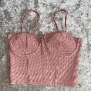 Bik Bok  - Använd en gång , helt nytt XS  Köpte den från BIK BOK 