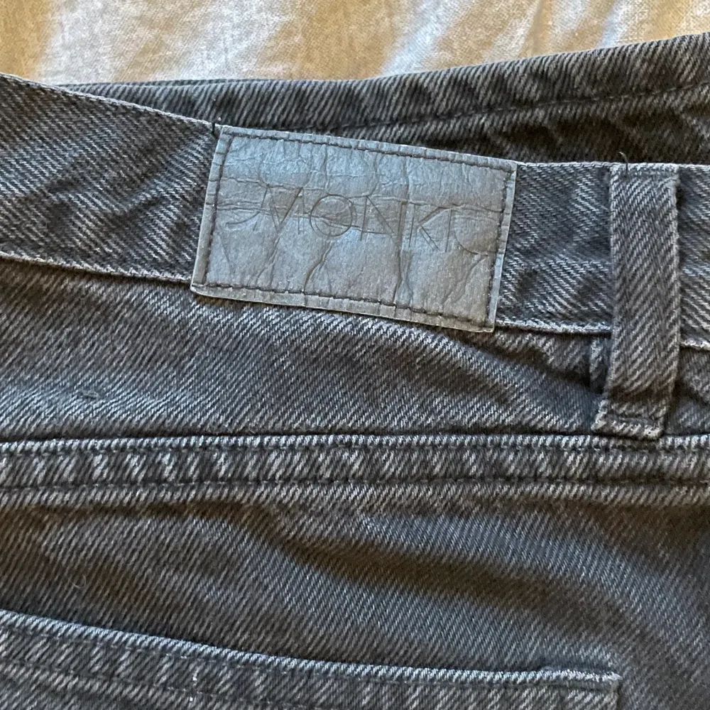 De populära monki jeansen som tyvärr är lite stora för mig.💜. Jeans & Byxor.