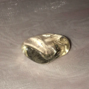 Cetrin - Cetrin, Kallas denna fina kristall. 25 + 13kr frakt = 38kr totalt! (Kommer även med egenskaper & rökelse) ‼️ÄKTA‼️ SICKAS SAMMA DAG SOM DU BETALAR ✨