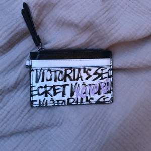 ✨en snygg plånbok från Victoria Secret✨