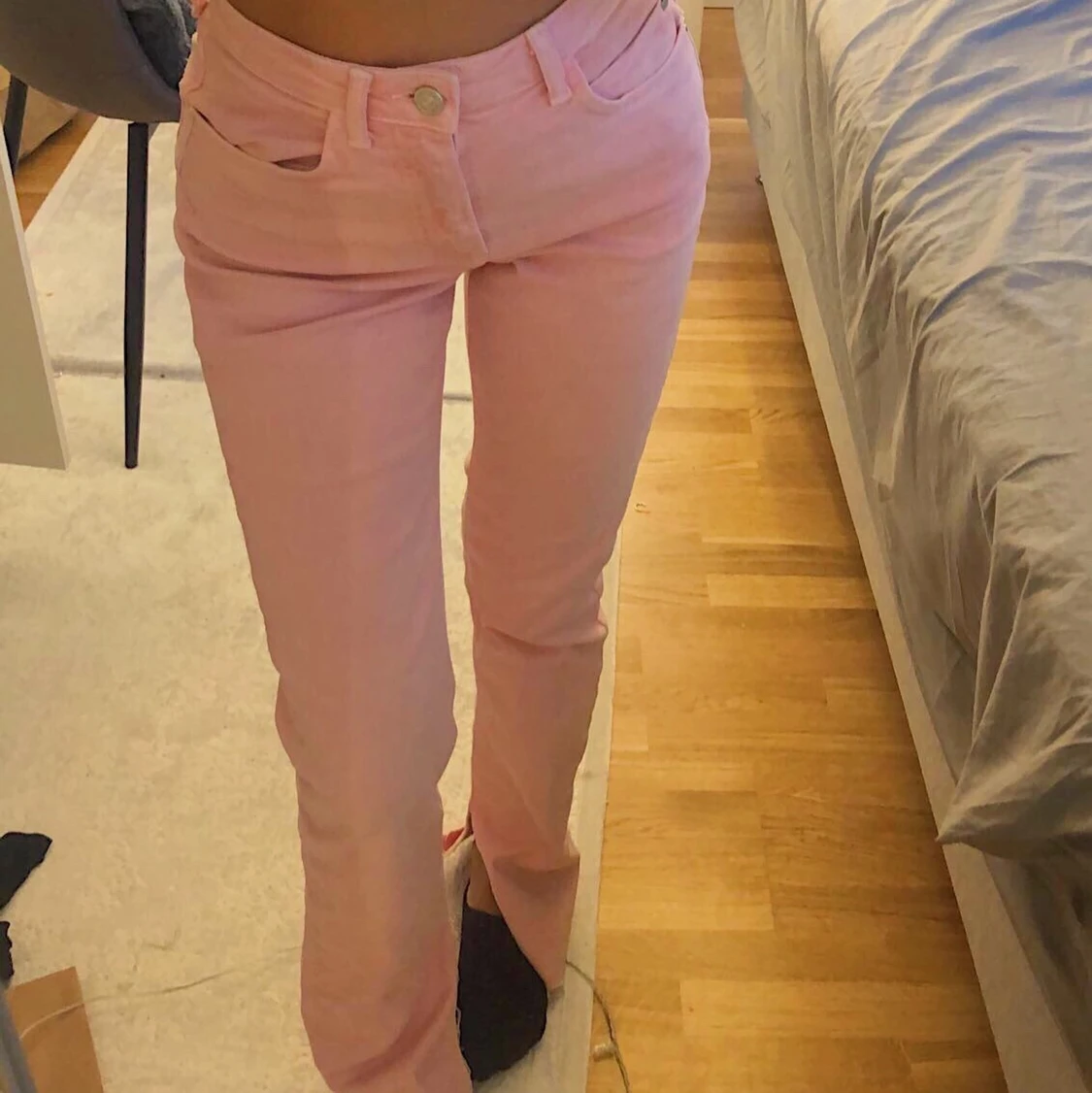 Rosa jeans med slits  - 90