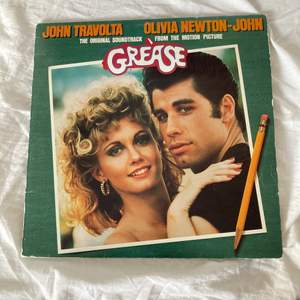 Soundtracket till Grease. 2 vinylskivor i fint skick