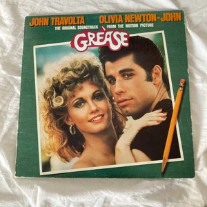 Grease soundtrack vinylskivor  - Soundtracket till Grease. 2 vinylskivor i fint skick