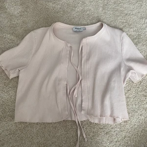 Topp från nakd  - Säljer denna topp/kofta från nakd, storlek s😍 använd någon gång