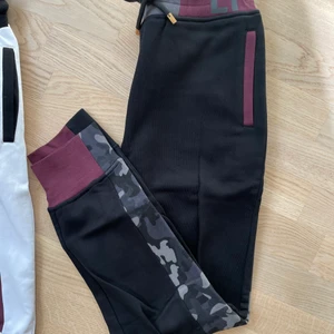 Elly Pistol Sweatpants  - Helt nya sweatpants från Elly Pistol. Storlek S, normala i storleken ☺️ ord. Pris 699kr 