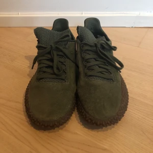 Adidas Kamanda - As tunga Adidas Kamanda i storlek 38, använda en gång och är in princip helt nya. Cond- 9,5. Köpta för 800 kr.